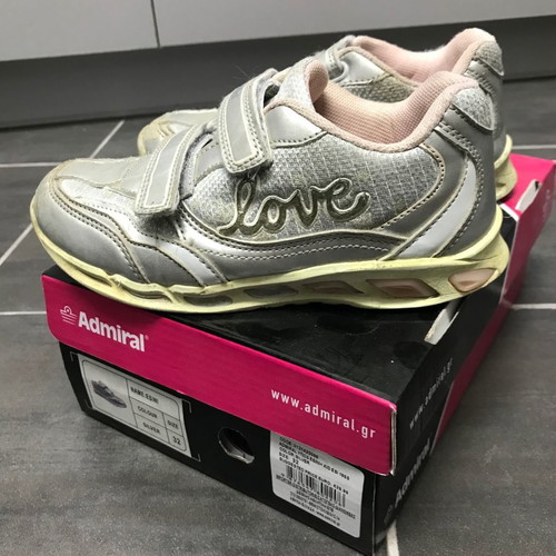 Admiral athletic shoes used size 32 with lights silver