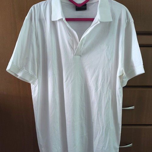 Polo Emporio Armani white size large like new