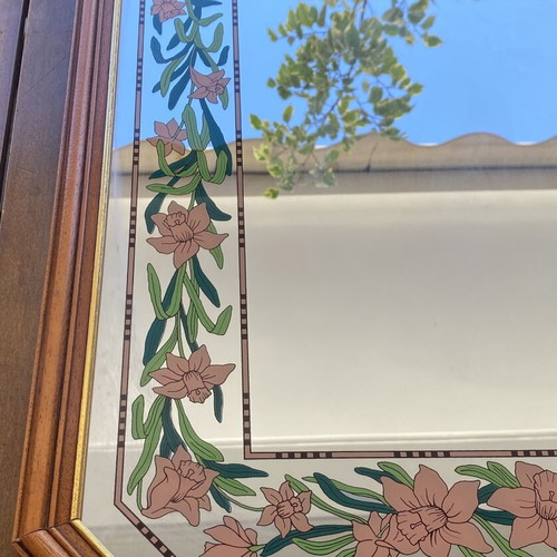 Mirror with floral design used