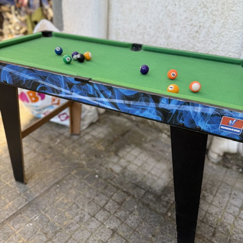Mini Billiard Table like new, perfect for kids and family fun