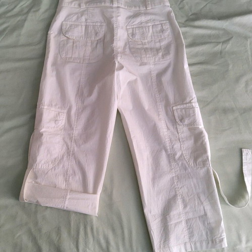 Sarah women's capri pants used, size 8 (S-M), white