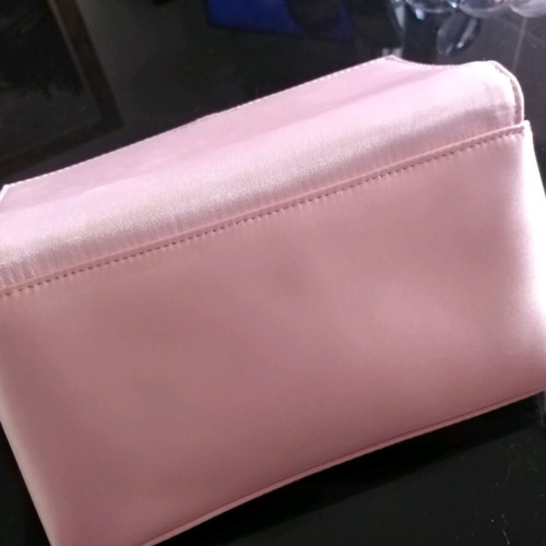 Τσαντάκι Bvlgari perfume καινούργιο, σατέν ροζ με dust bag
