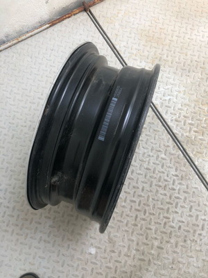 Toyota Yaris rims with hubcaps like new, very good condition