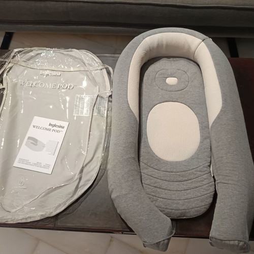 Inglesina Welcome Pod baby nest, like new, grey color