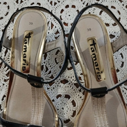 Tamaris sandals size 39 like new, gold and black