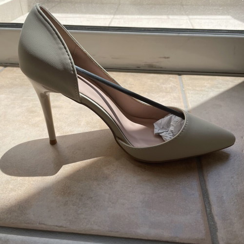 Beige pumps size 38 new