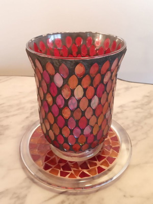 Κόκκινο γυάλινο σετ κηροπήγιου με βάση τεχνικής ψευδοβιτρώ