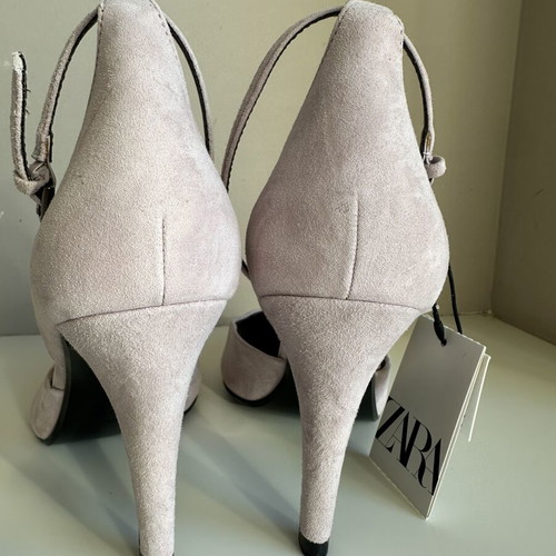 Zara suede leather pumps with ankle strap size 40, new, pink beige