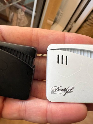 Davidoff lighters like new, set of 2