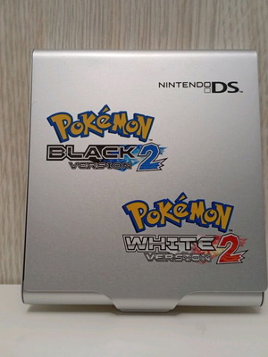 Nintendo DS Pokemon Black White Version 2 double game case metallic inox like new