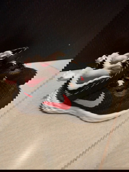 Nike no 27