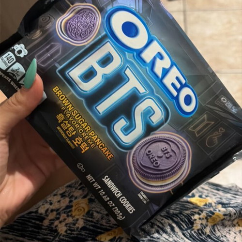 Oreo x BTS Limited Edition Sandwich Cookies 303g