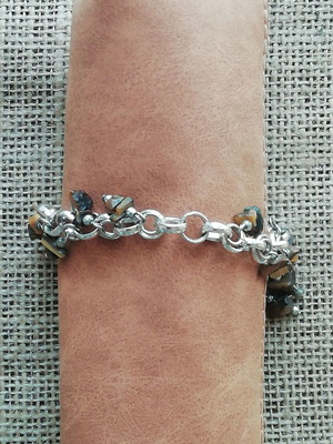 Boho stainless steel bracelet with brown color and irregular resin beads like new