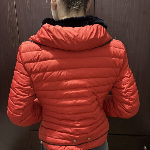 Antonella red jacket like new with black fur trim