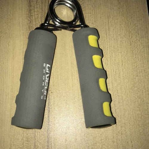 Fitness hand grip tool like new, set of two