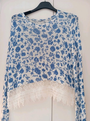 White blouse with blue like new, size M