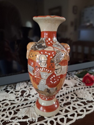 Chinese decorative vase antique hand-painted, used, height 19 cm
