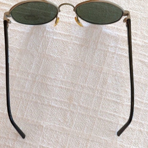 90s vintage sunglasses, UV 400 protection, Italy design