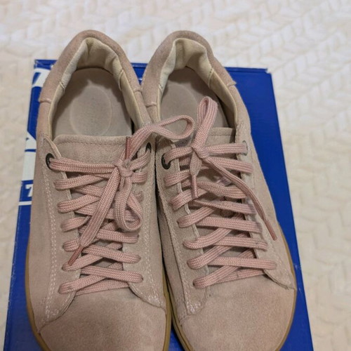 Birkenstock athletic shoes 36 light pink like new