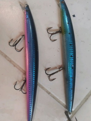 Minnow two artificial lures like new