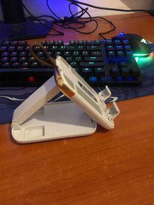 Phone stand in perfect condition
