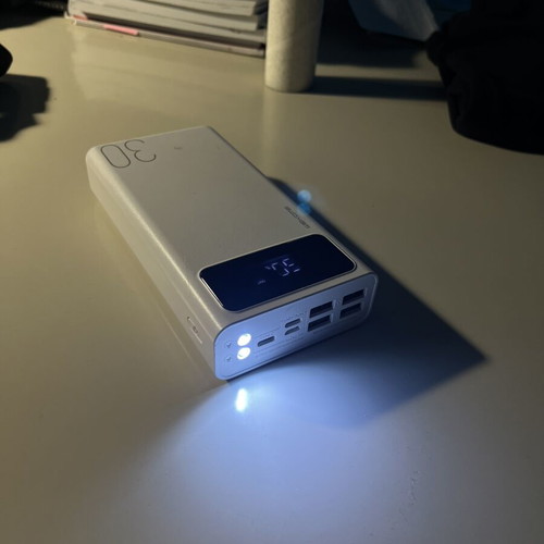 Powerbank Wekome WK Hunergy WP-175 30000mAh used with LED display and flashlight