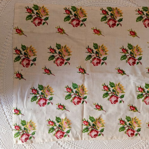Handmade embroidered pillowcase with roses, like new, 56x58 cm