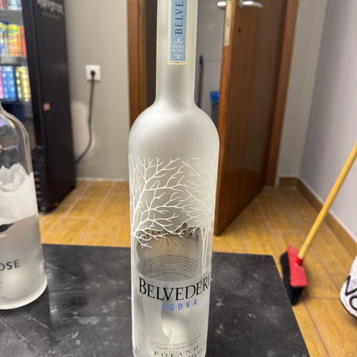 Belvedere decorative bottle 1.5l like new