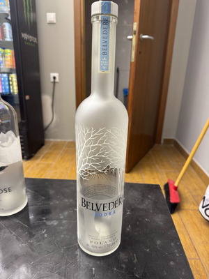 Belvedere decorative bottle 1.5l like new