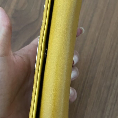 Doca wallet, yellow