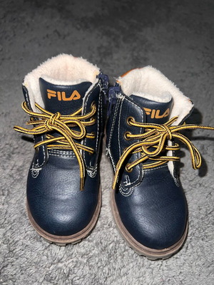Fila No 21 boots like new, dark blue with brown details