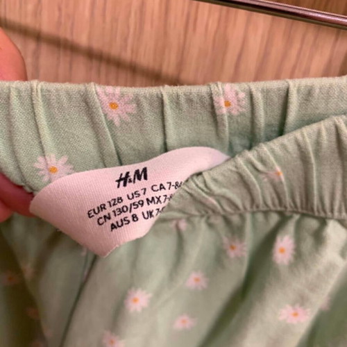 H&M Girls' 3-Piece Set mint with daisies like new, size 7-8 years