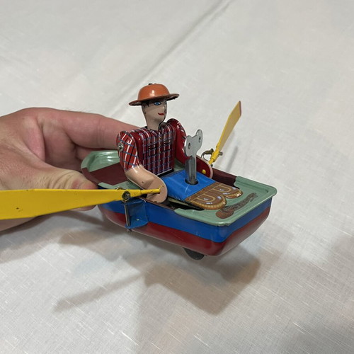 Vintage Wind-Up Boatman Toy like new, Chinese made