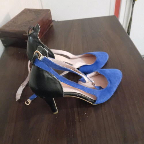 Sout high heel shoe size 38 like new, black and blue