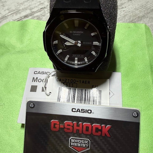 Casio G-Shock GA 2100 watch like new with metal bracelet