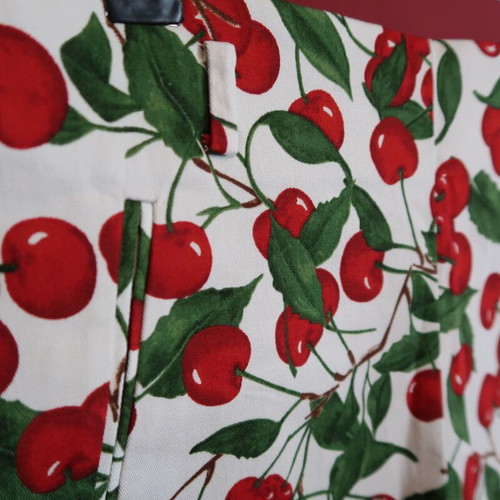 Zara cherry print shorts XS new, white and red