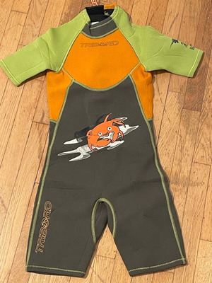 Tribord children's diving suit like new, for 8 years old