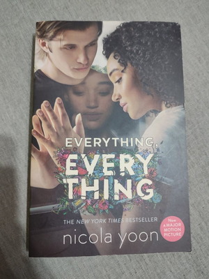 Everything, everything by Nicola Yoon used English book