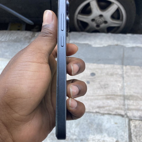 Redmi Note 13 128Go like new with minor screen crack