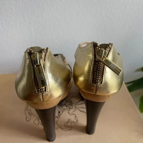 JLo sandals used, size 35.5, gold leather platform