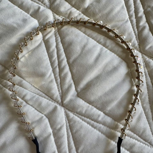 Set of 4 elegant thin hairbands with rhinestones and gold details