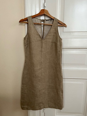 Dress beige like new, sizes S 36 8 and M 38 10