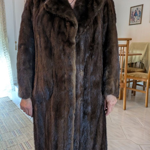 Women's brown fur coat like new