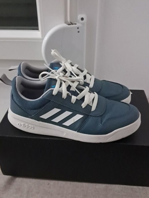 Adidas αδιάβροχα αθλητικά παπούτσια μέγεθος 37 1/3 σαν καινούργιο unisex