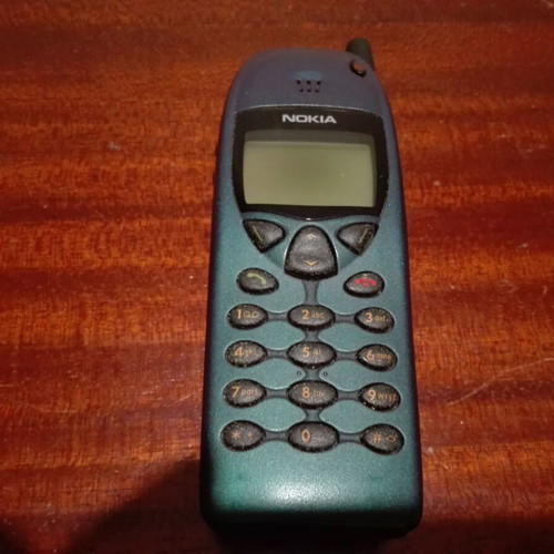 Nokia 6110 vintage mobile phone used with charger