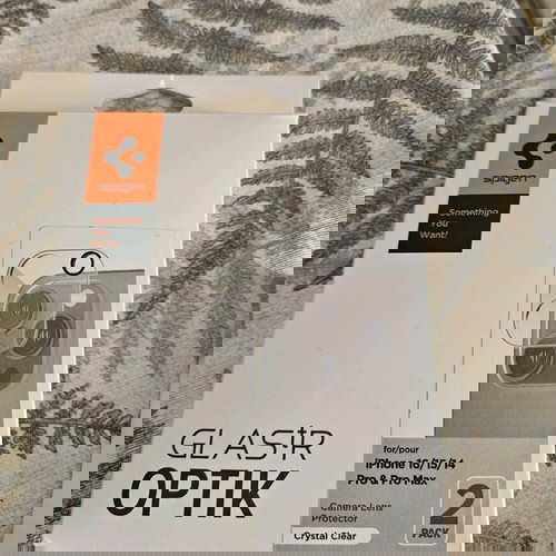 Θήκες iPhone 15 Pro Max σαν καινούργιες, 9 τεμάχια με powerbank και τζαμάκια Spigen