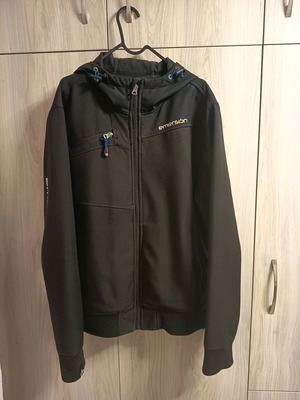 Яке Emerson черно размер medium употребявано