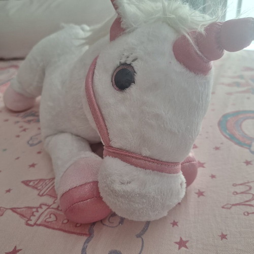 Lica Bella plush unicorn used with music and light