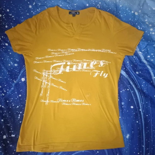 Mustard short-sleeve t-shirt size L like new
