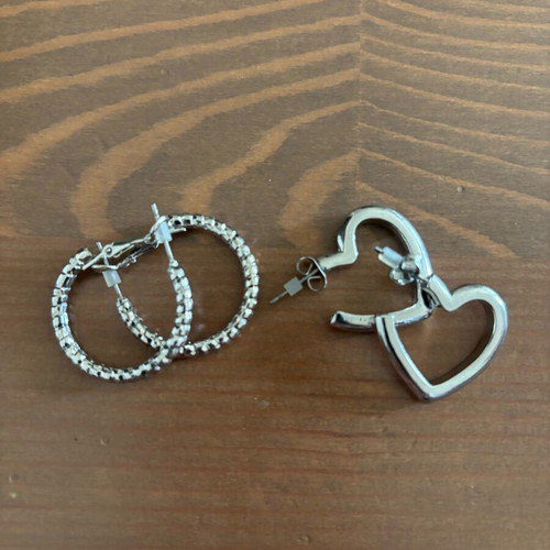 2 pairs of FO earrings like new, silver hoops and hearts